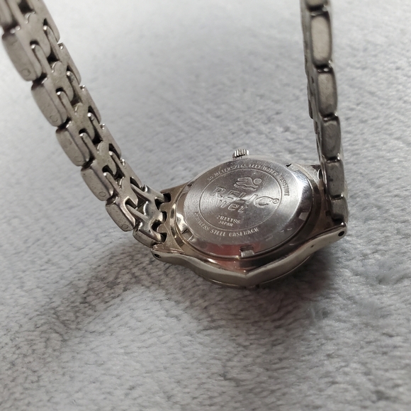 Relic Wet Watch Ladies Silver Tone Bezel Quartz Water Resistant 26mm Metal - Picture 7 of 10